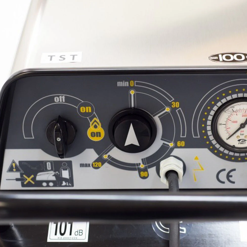MAC International LUX | Compact Hot Water Pressure Washer - Image 4